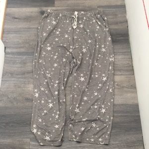 8/15 Grey & white star lounge pants